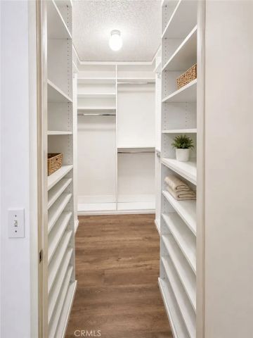 23665 Park Capri 103, Calabasas, CA 91302