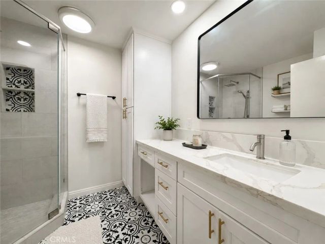 23665 Park Capri 103, Calabasas, CA 91302