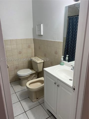 5366 W 26th Ave 121, Hialeah, FL 33016