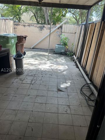 5366 W 26th Ave 121, Hialeah, FL 33016