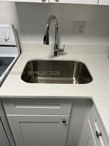 5366 W 26th Ave 121, Hialeah, FL 33016