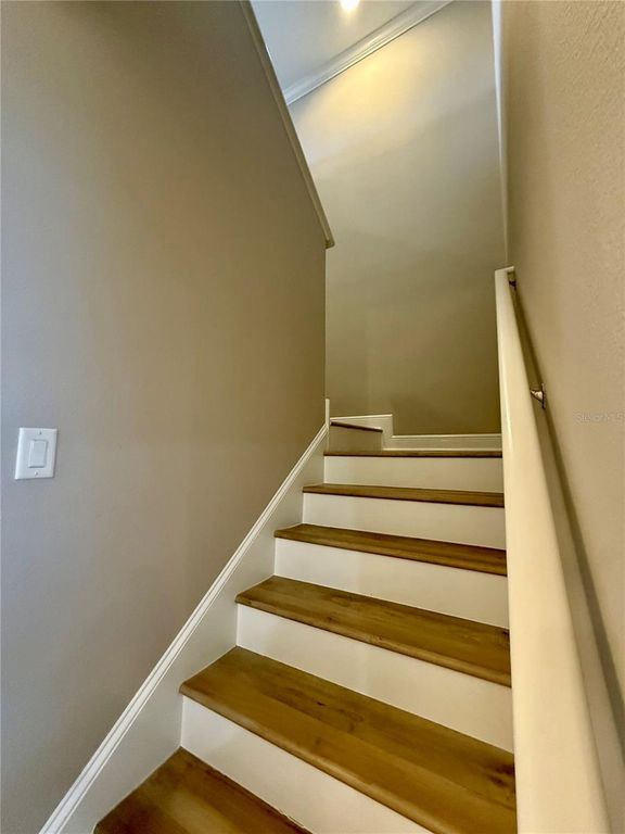 Image 31 of property listing at 743 WELLINGTON COURT, Oldsmar, FL 34677