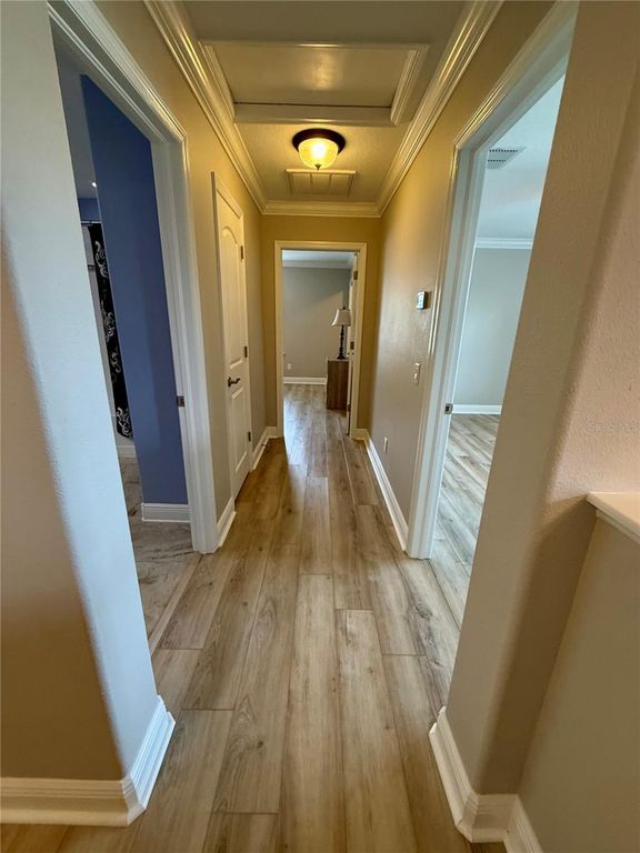 Image 39 of property listing at 743 WELLINGTON COURT, Oldsmar, FL 34677