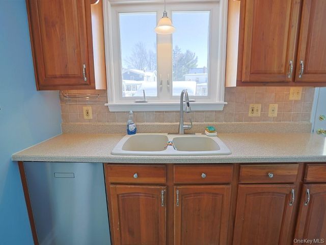 5 Oxford Road, Goshen, NY 10924