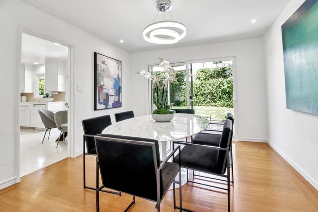 950 Olive, Menlo Park, CA 94025