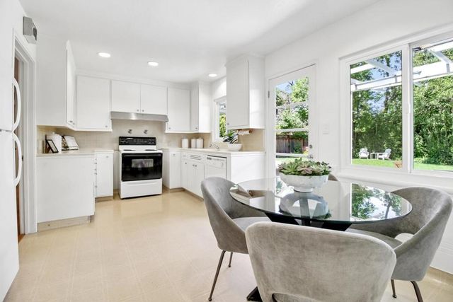 950 Olive, Menlo Park, CA 94025