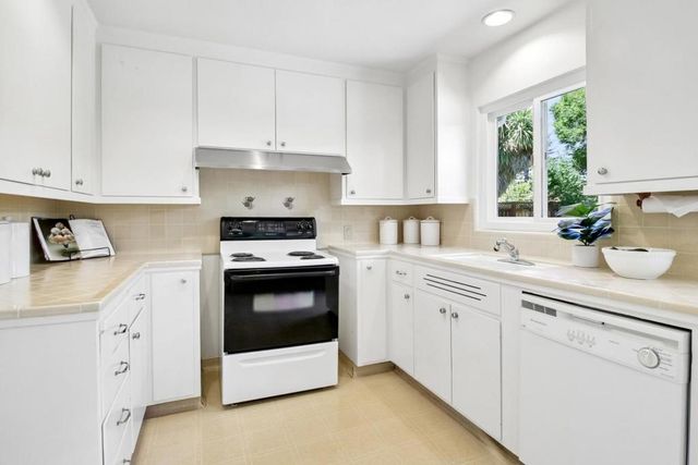 950 Olive, Menlo Park, CA 94025