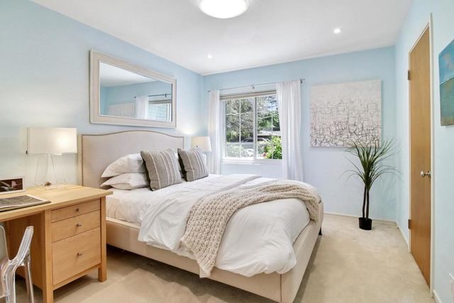 950 Olive, Menlo Park, CA 94025