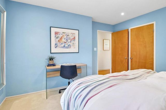 950 Olive, Menlo Park, CA 94025