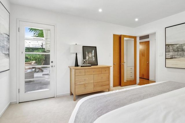 950 Olive, Menlo Park, CA 94025