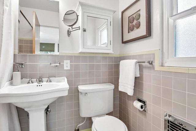 950 Olive, Menlo Park, CA 94025