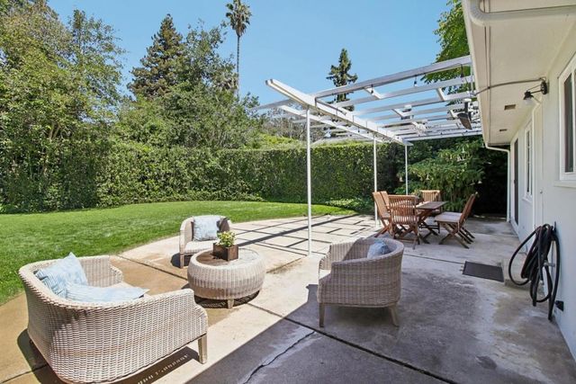 950 Olive, Menlo Park, CA 94025