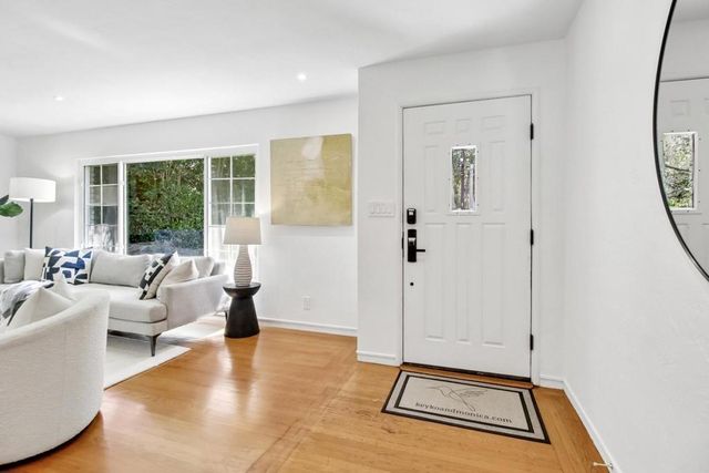 950 Olive, Menlo Park, CA 94025