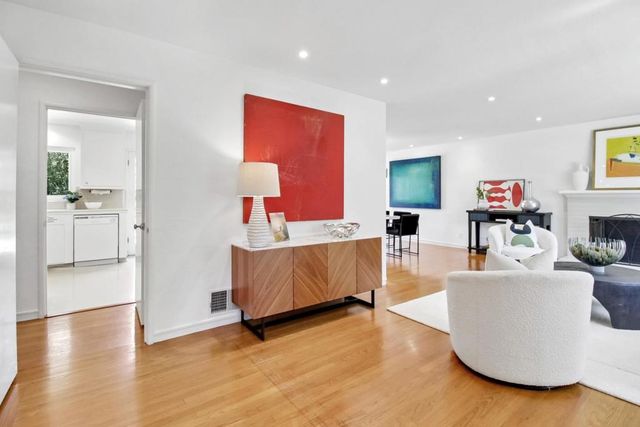 950 Olive, Menlo Park, CA 94025