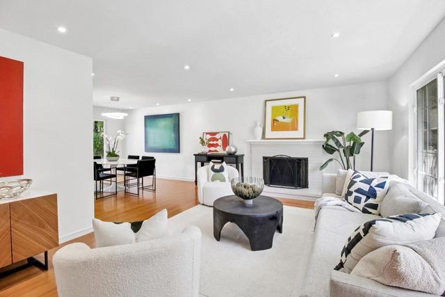 950 Olive, Menlo Park, CA 94025