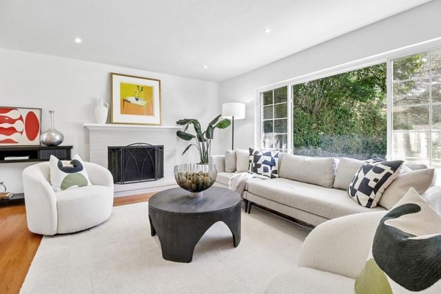 950 Olive, Menlo Park, CA 94025