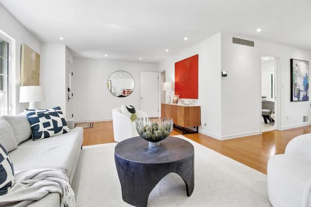 950 Olive, Menlo Park, CA 94025