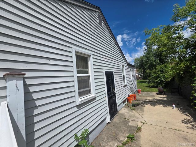25962 Norfolk Street, Inkster, MI 48141
