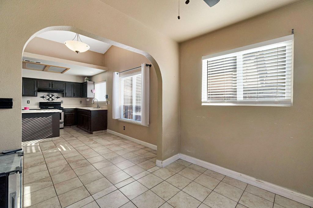 Image 16 of property listing at 1500 Josephine Court, Madera, CA 93638