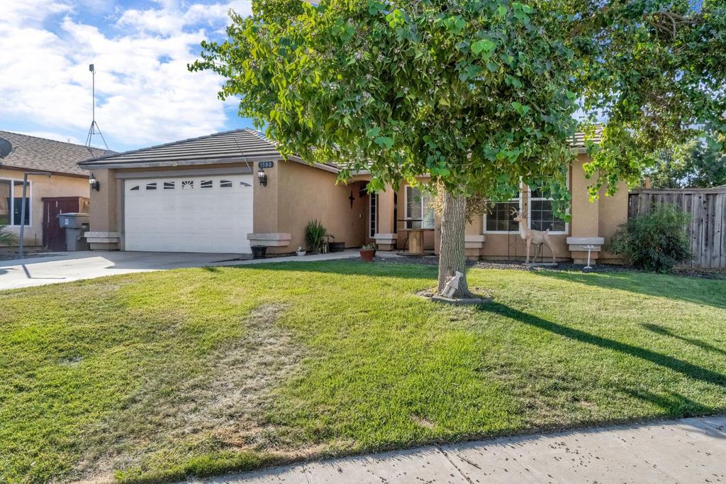 Image 2 of property listing at 1500 Josephine Court, Madera, CA 93638