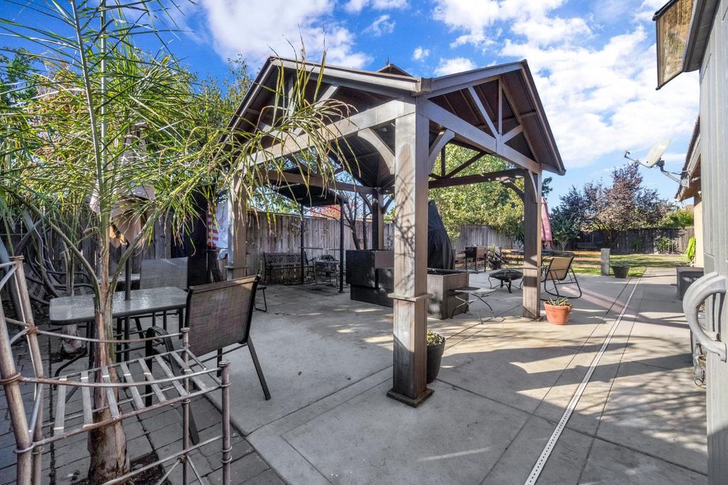 Image 27 of property listing at 1500 Josephine Court, Madera, CA 93638