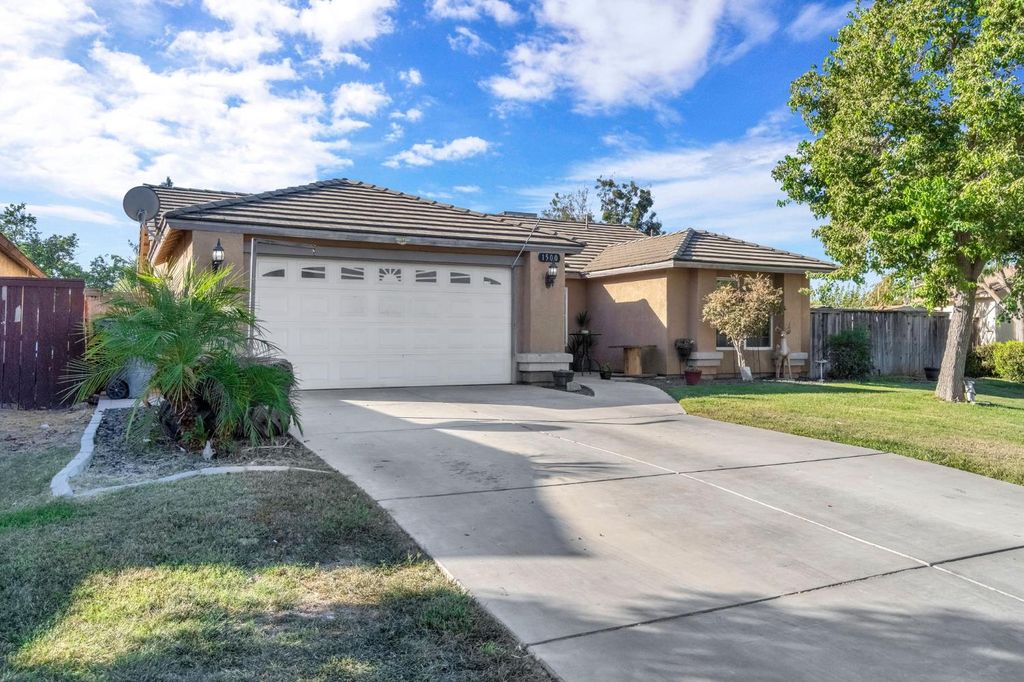 Image 3 of property listing at 1500 Josephine Court, Madera, CA 93638