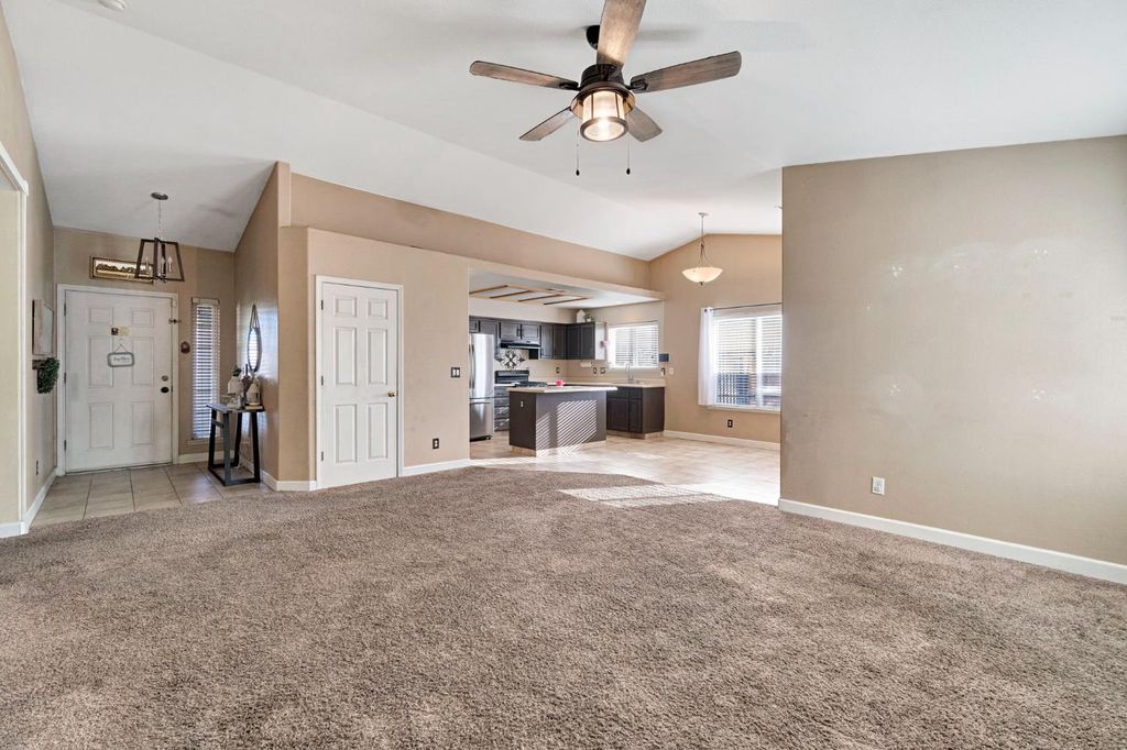 Image 7 of property listing at 1500 Josephine Court, Madera, CA 93638