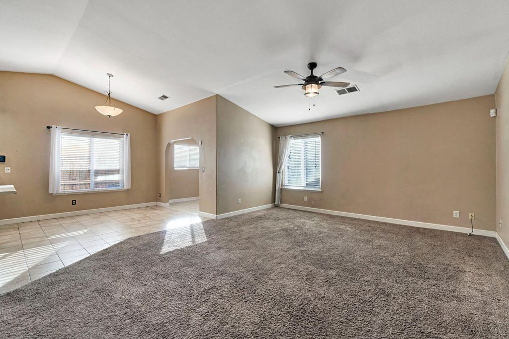 Image 8 of property listing at 1500 Josephine Court, Madera, CA 93638