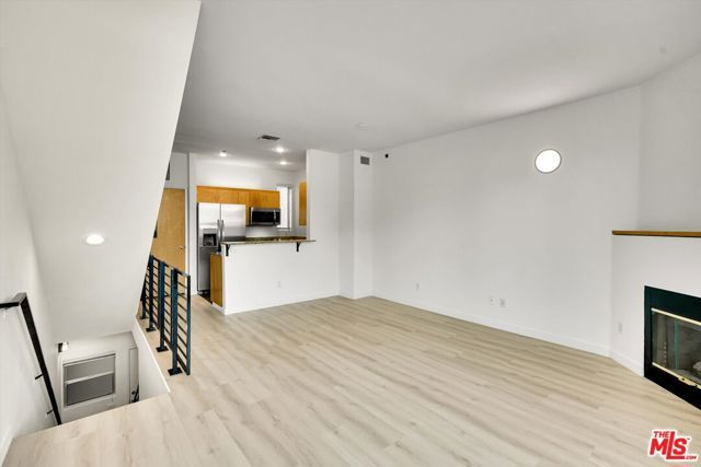 11960 Iowa Avenue 6, Los Angeles, CA 90025