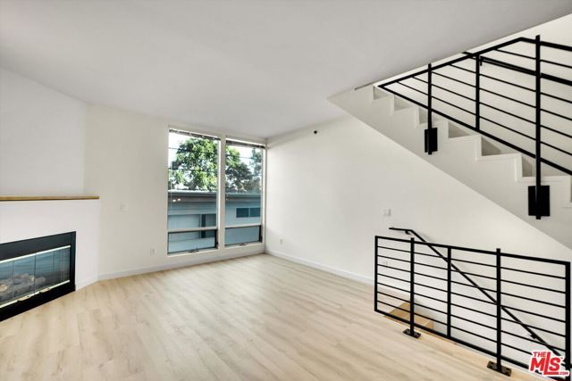 11960 Iowa Avenue 6, Los Angeles, CA 90025