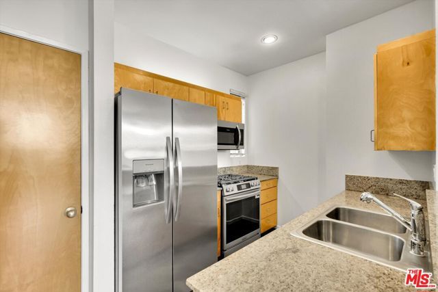 11960 Iowa Avenue 6, Los Angeles, CA 90025