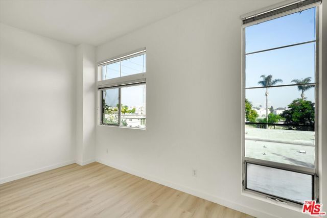 11960 Iowa Avenue 6, Los Angeles, CA 90025