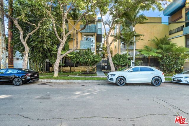 11960 Iowa Avenue 6, Los Angeles, CA 90025