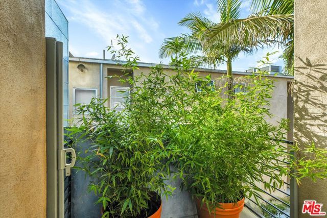 11960 Iowa Avenue 6, Los Angeles, CA 90025