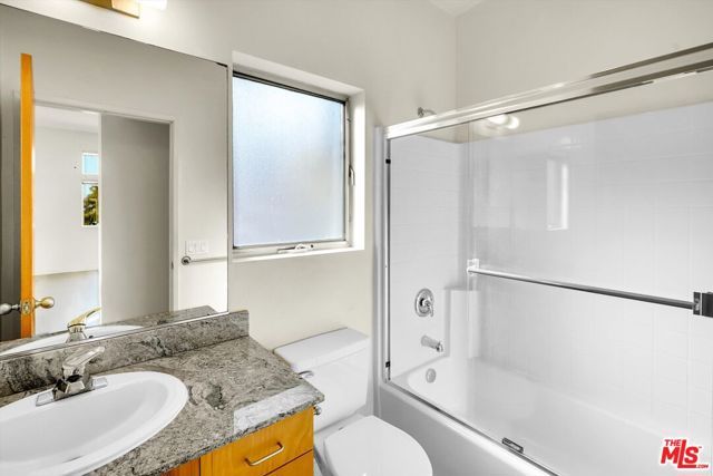 11960 Iowa Avenue 6, Los Angeles, CA 90025