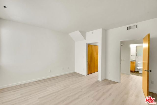 11960 Iowa Avenue 6, Los Angeles, CA 90025