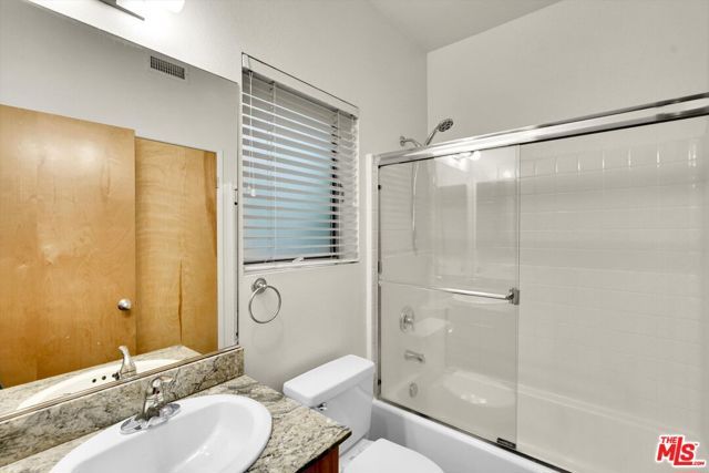 11960 Iowa Avenue 6, Los Angeles, CA 90025