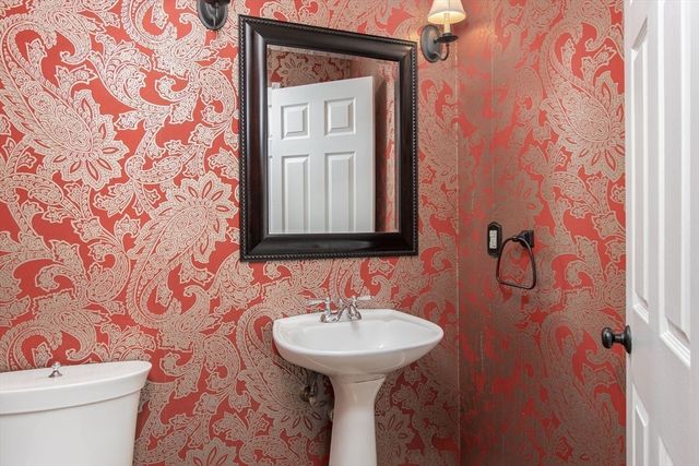 53 Mclains Woods Rd, Groton, MA 01450