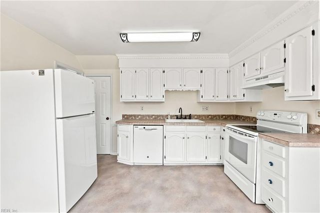 604 Winscott CT, Chesapeake, VA 23322
