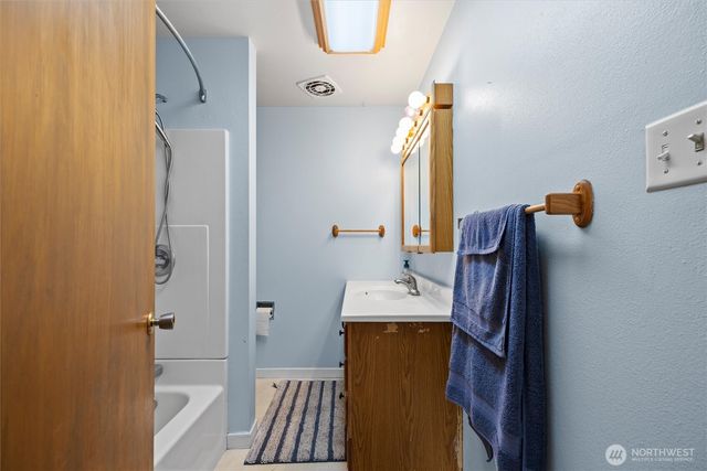 705 N 12th Street, Selah, WA 98942