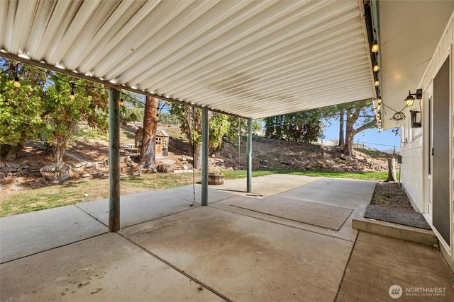 705 N 12th Street, Selah, WA 98942