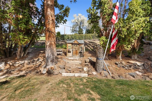 705 N 12th Street, Selah, WA 98942