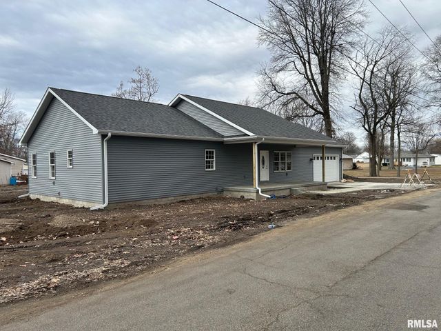 907 N Snodgrass Street, Taylorville, IL 62568