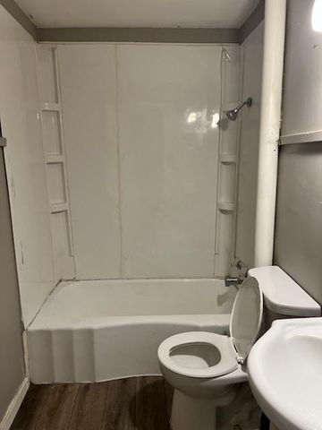 817 9th Street S, Fargo, ND 58103