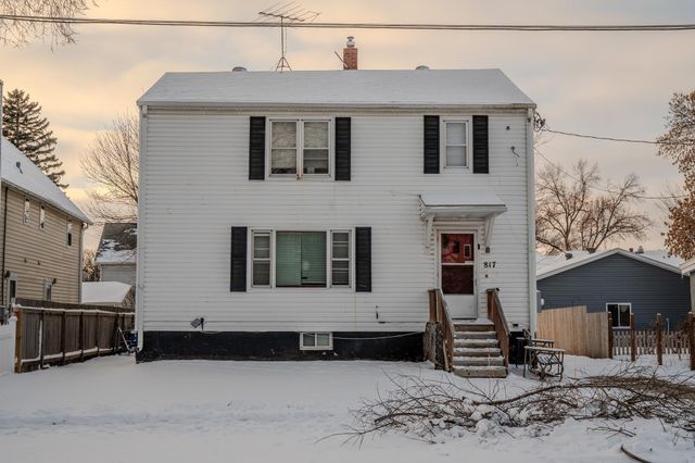 817 9th Street S, Fargo, ND 58103