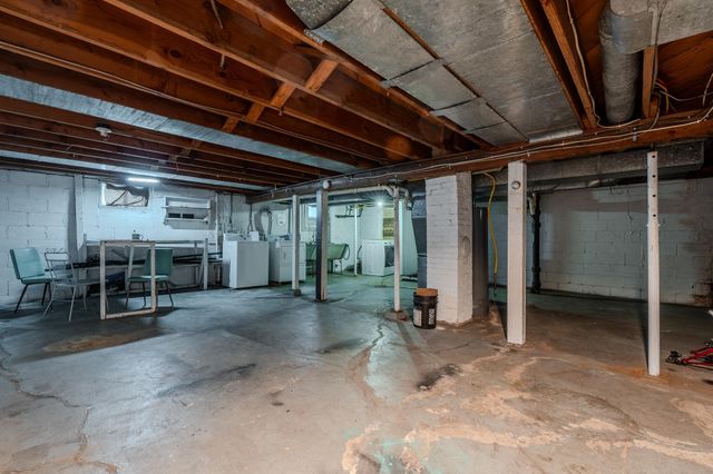 817 9th Street S, Fargo, ND 58103