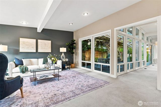8218 SE 36th Street, Mercer Island, WA 98040