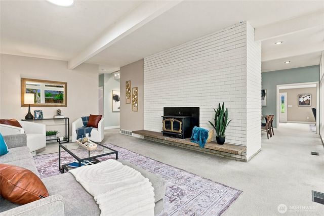 8218 SE 36th Street, Mercer Island, WA 98040