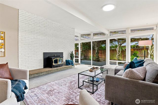 8218 SE 36th Street, Mercer Island, WA 98040