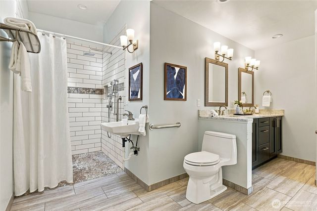 8218 SE 36th Street, Mercer Island, WA 98040